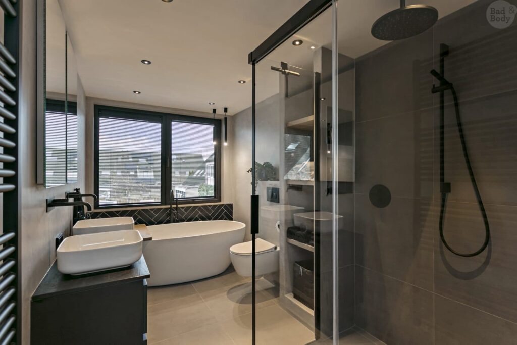 01_KBK_Badkamer_Betonlook_Zwart_Pijper-1600×1067