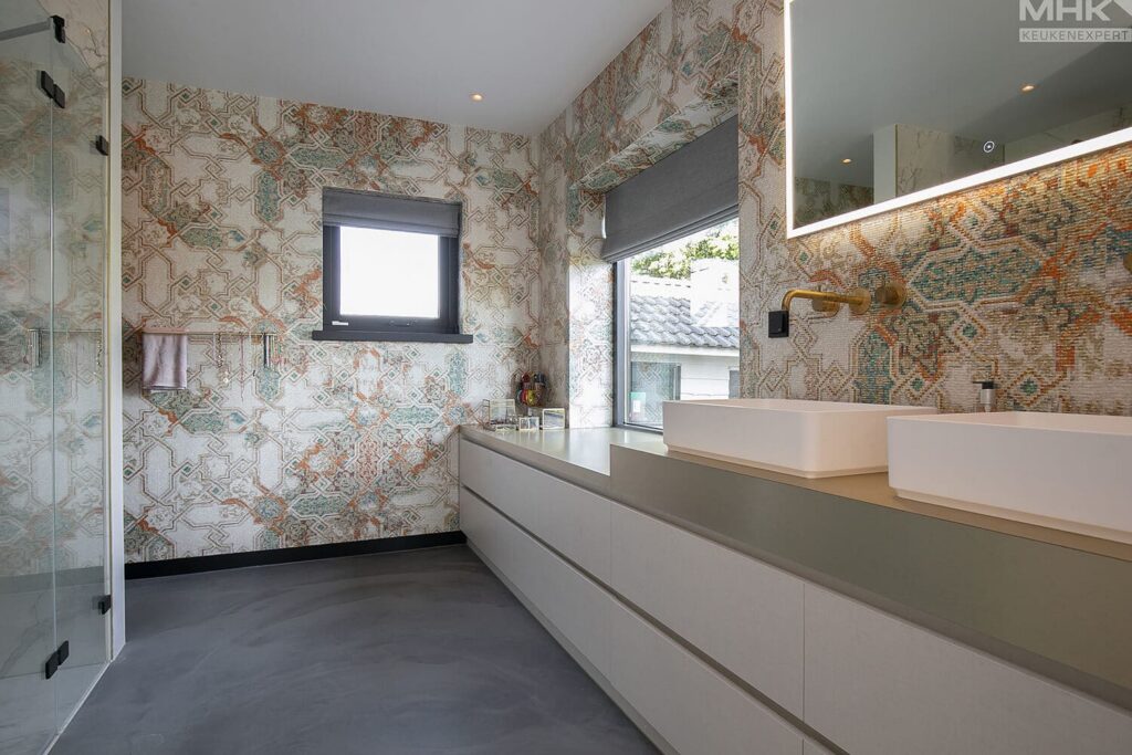 Badkamer-01_2020_KBK_Zwart_Hout_L_HR