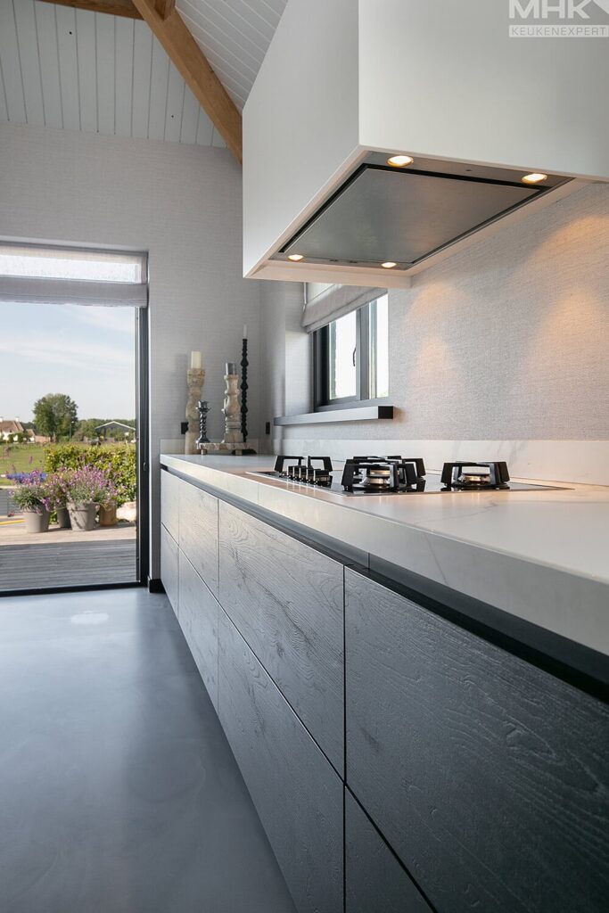 Keuken-09_2020_KBK_VanVuren_Zwart_Hout_L_HR